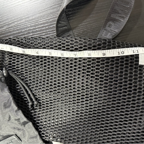 Free People FP Movement Mini Mesh Sling Bag Black NEW Double Bag - Picture 11 of 14